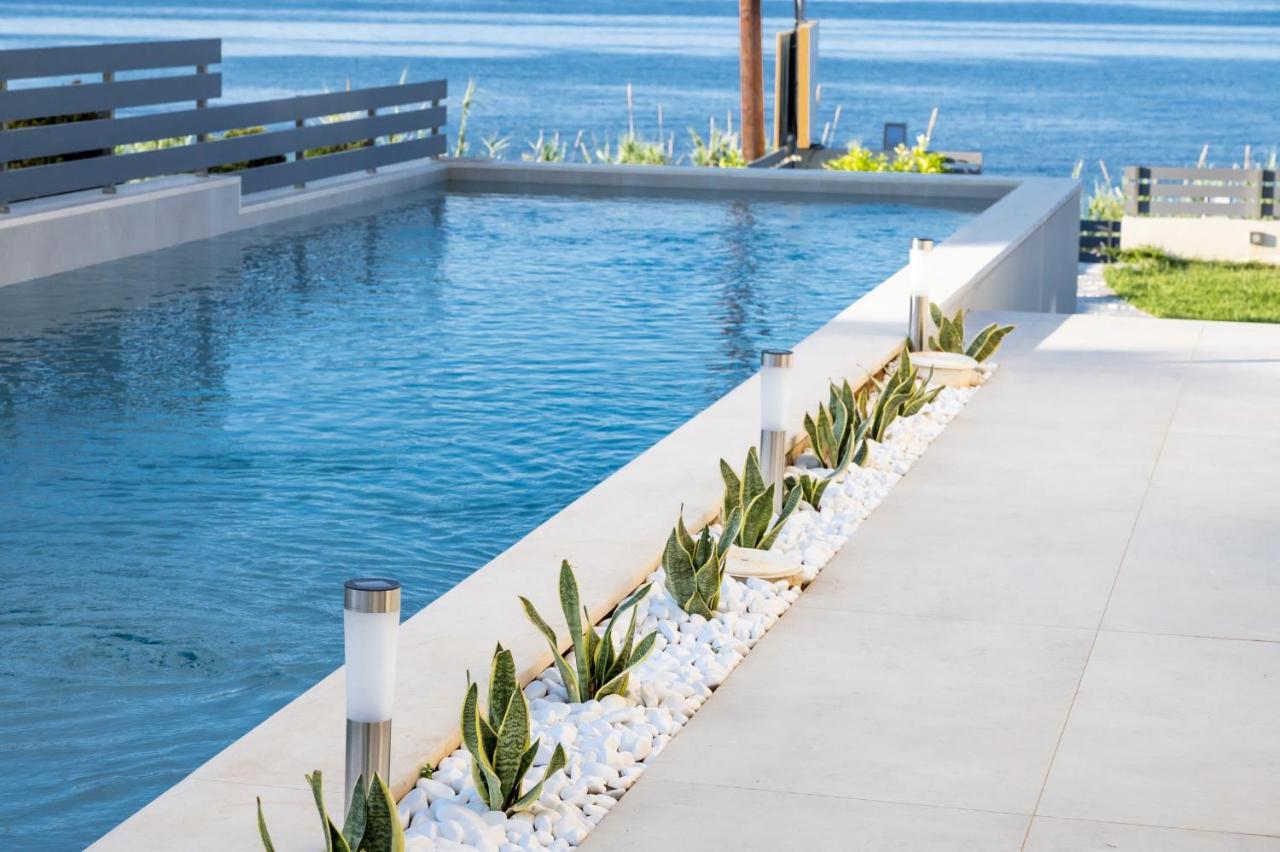 Theros Suites Dhiminio Exterior foto