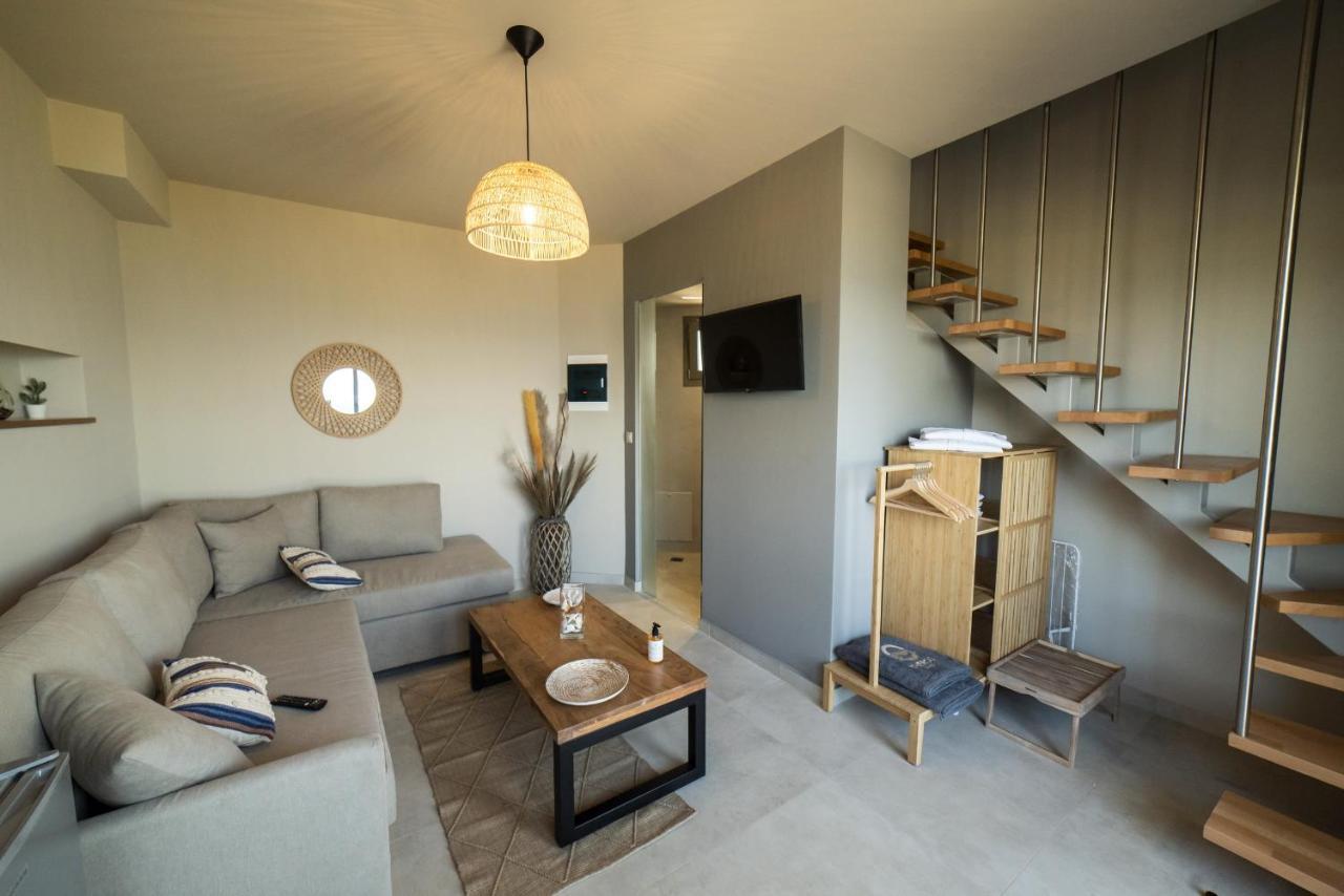 Theros Suites Dhiminio Exterior foto