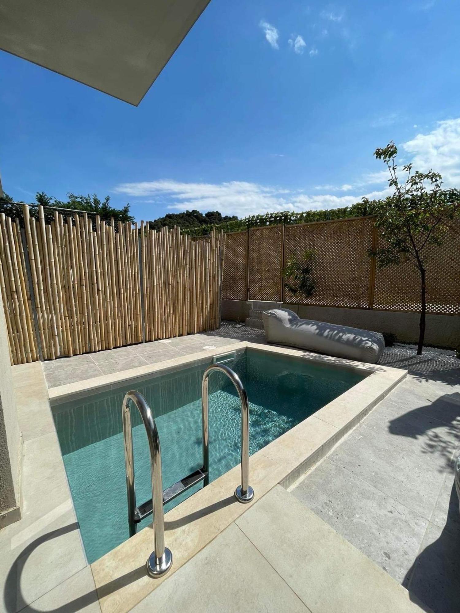 Theros Suites Dhiminio Exterior foto